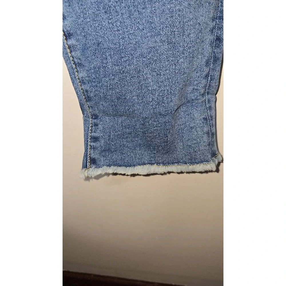 Maurices Jeans Womens L Jegging High‎ Rise Skinny Stretch Raw Hem Medium Wash